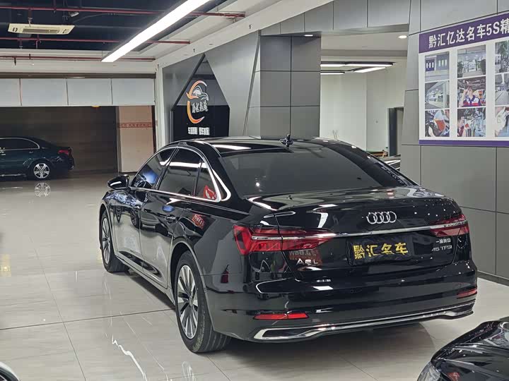 Фото 6 - Audi A6L