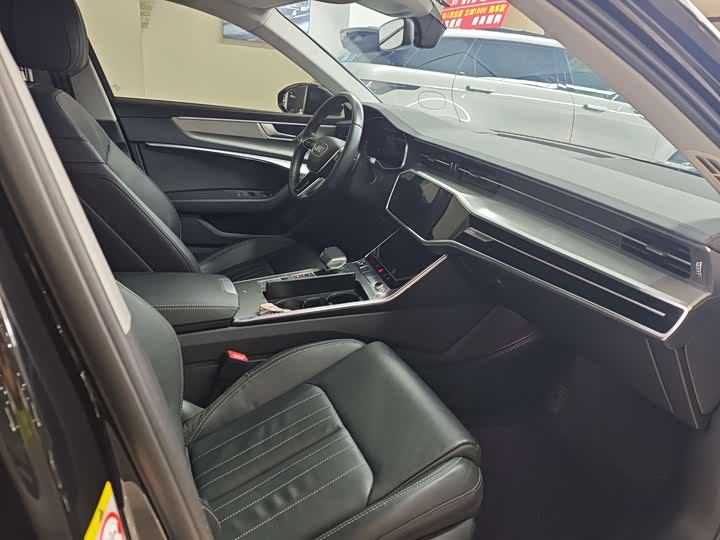 Фото 8 - Audi A6L