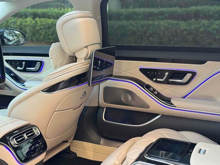 Фото 6 - Mercedes-Benz Maybach S-Class