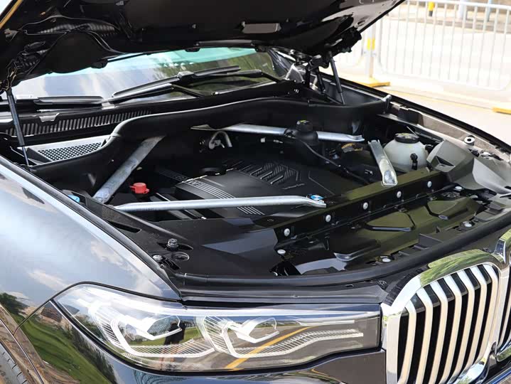 Фото 8 - BMW X7