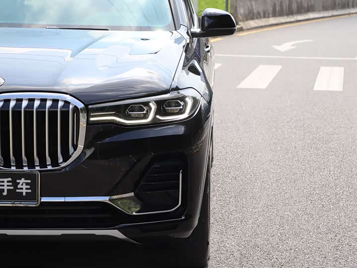 Фото 9 - BMW X7