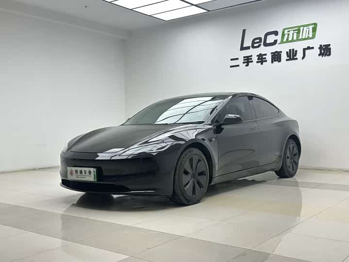 Фото 1 - Tesla Model 3