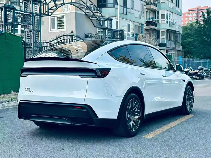 Фото 7 - Tesla Model Y