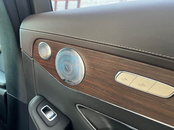 Фото 10 - Mercedes-Benz GLC-Class