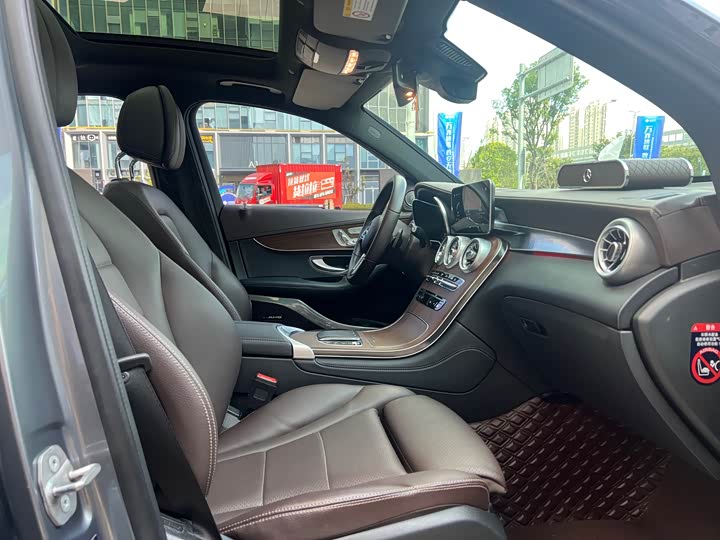 Фото 13 - Mercedes-Benz GLC-Class