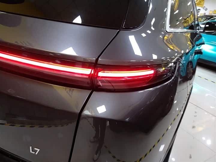 Фото 8 - LiXiang L7