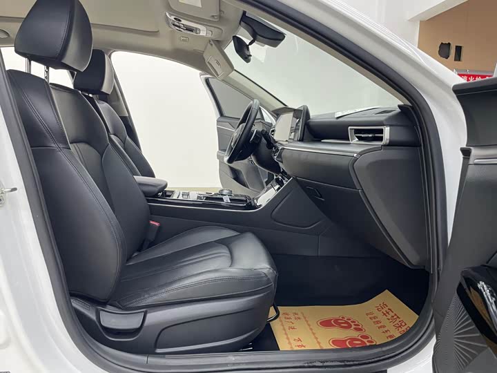 Фото 10 - Kia K5