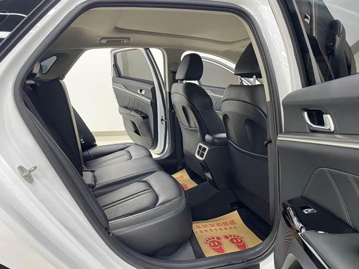 Фото 11 - Kia K5