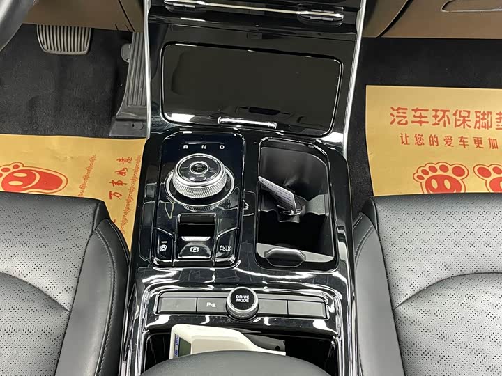 Фото 14 - Kia K5