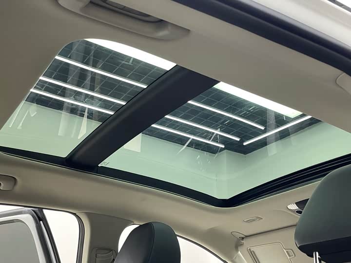 Фото 17 - Kia K5