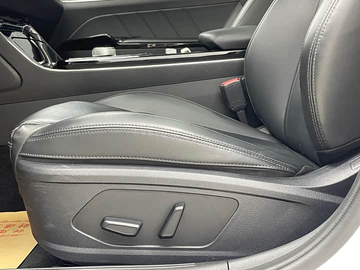 Фото 19 - Kia K5