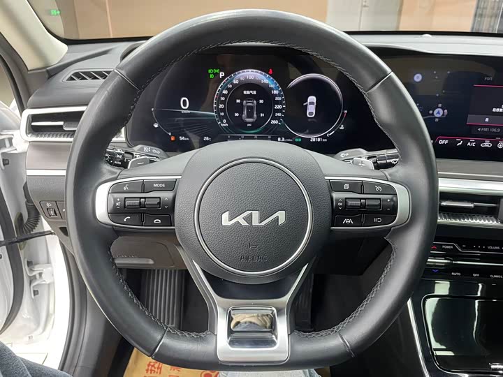 Фото 22 - Kia K5