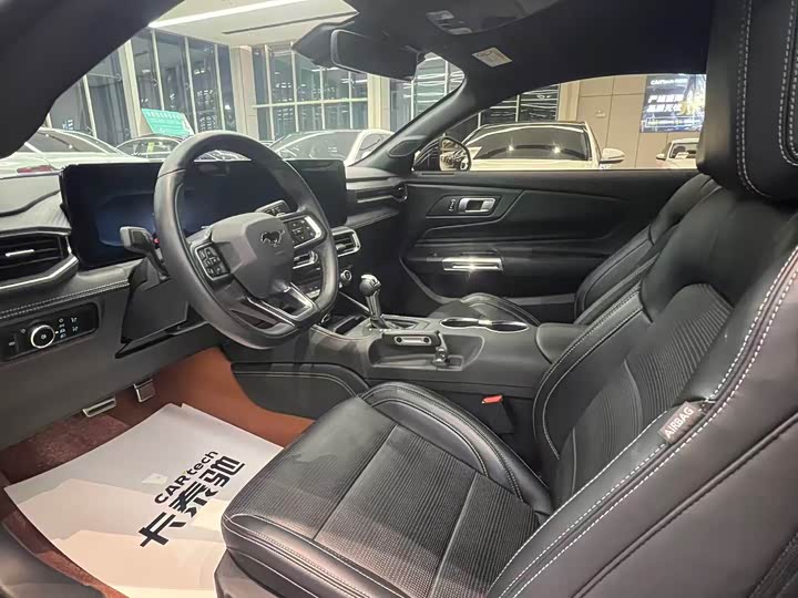 Фото 7 - Ford Mustang