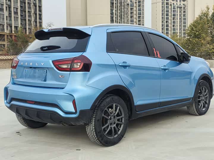 Фото 9 - Geely Vision X3