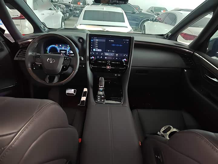 Фото 10 - Toyota Alphard