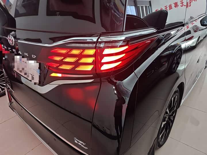 Фото 8 - Toyota Alphard