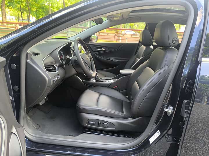 Фото 10 - Chevrolet Malibu XL