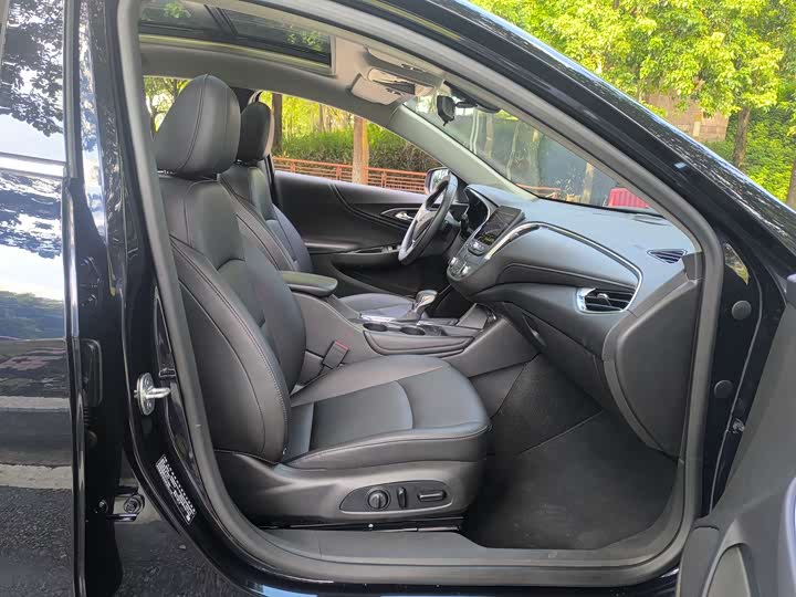 Фото 13 - Chevrolet Malibu XL