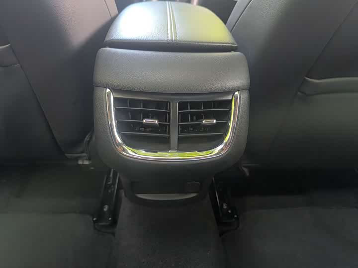 Фото 18 - Chevrolet Malibu XL