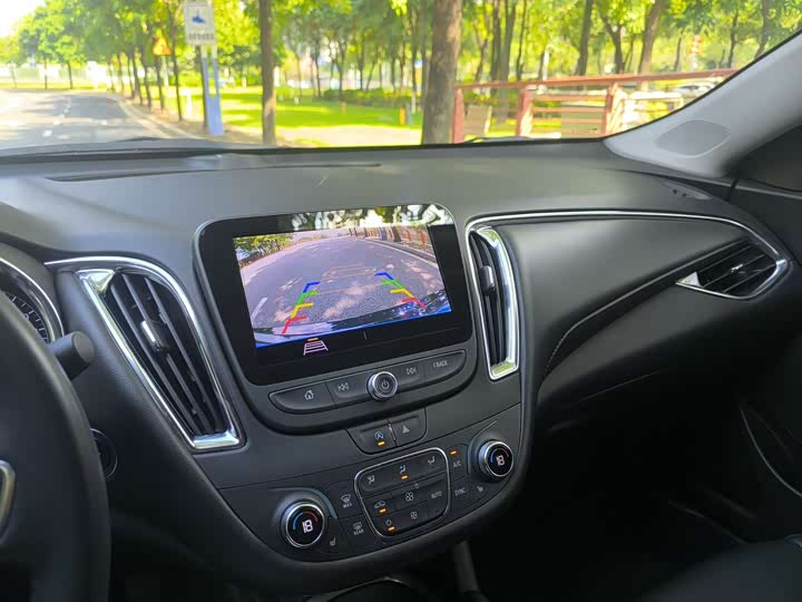 Фото 21 - Chevrolet Malibu XL