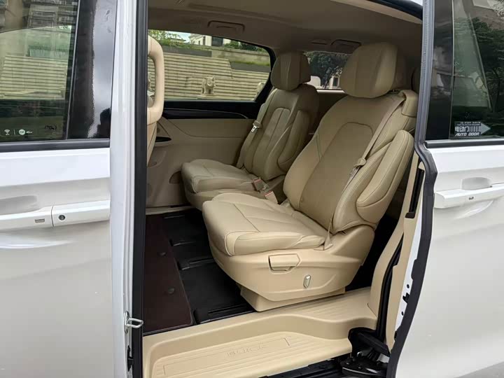 Фото 7 - Buick GL8 ES