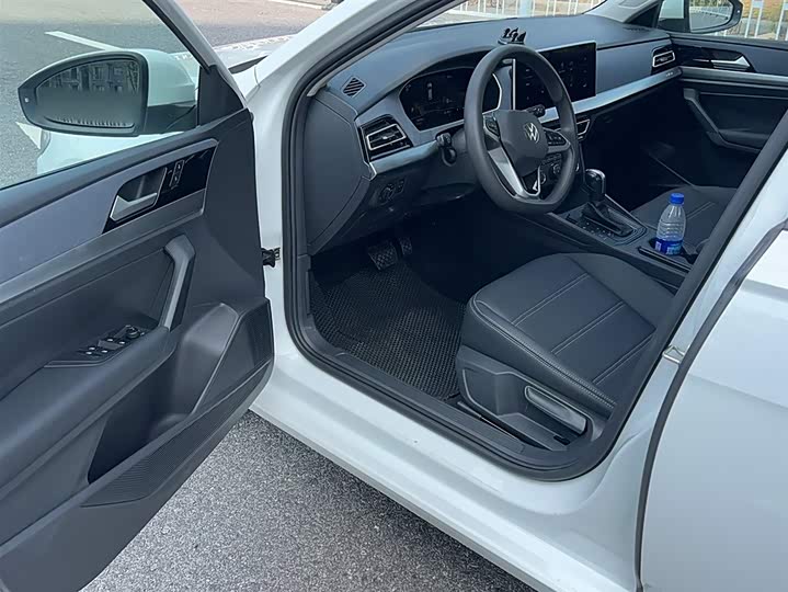 Фото 15 - Volkswagen Lavida