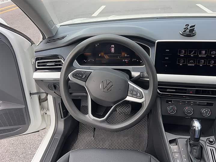 Фото 3 - Volkswagen Lavida