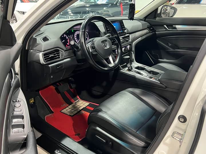 Фото 5 - Honda Accord