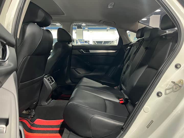 Фото 6 - Honda Accord