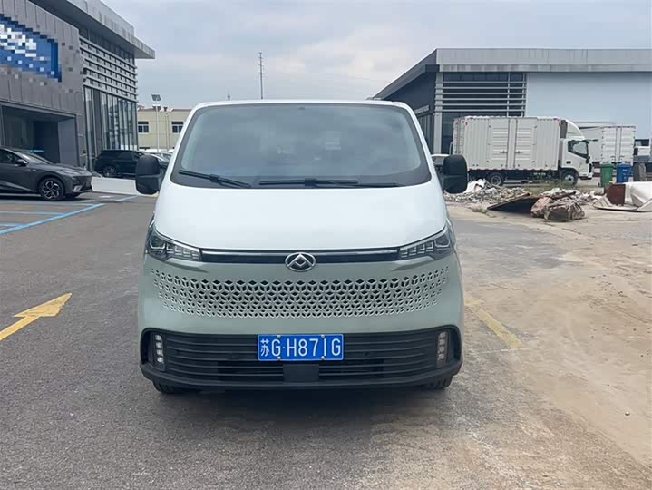 Фото 7 - Maxus V70