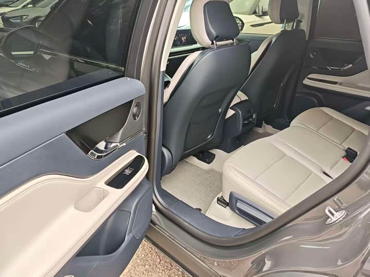 Фото 8 - Lincoln Corsair