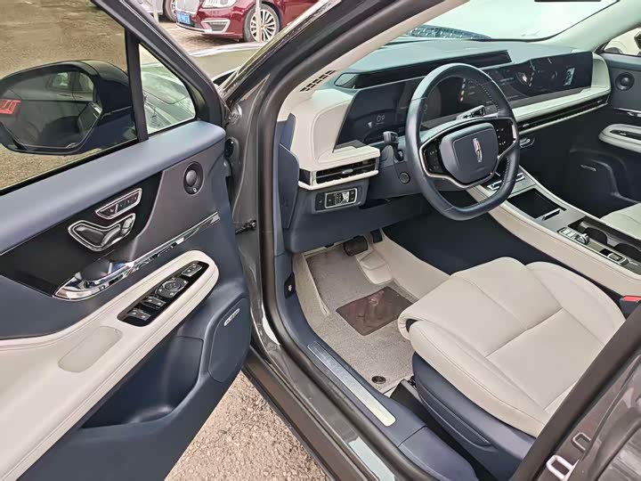 Фото 9 - Lincoln Corsair