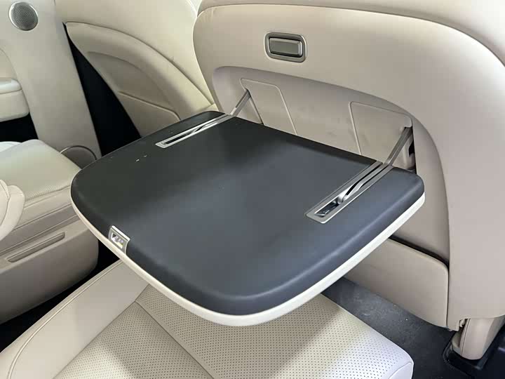 Фото 11 - LiXiang L9