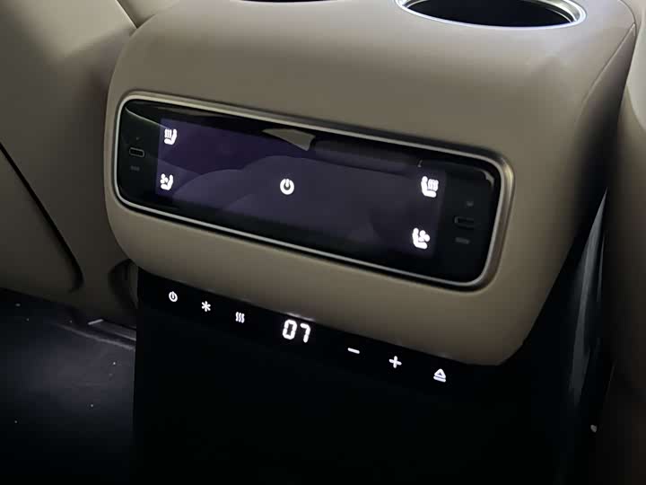 Фото 9 - LiXiang L9