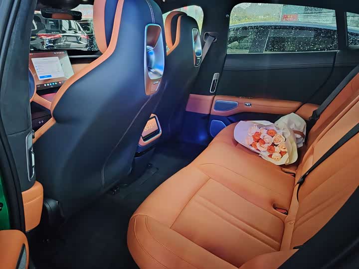 Фото 17 - Xiaomi YU7