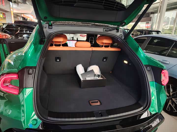 Фото 7 - Xiaomi YU7