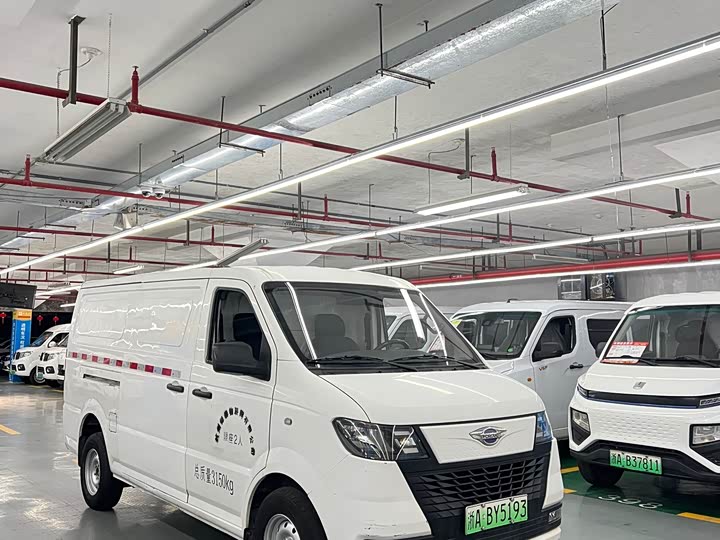 Фото 3 - Foton EV6