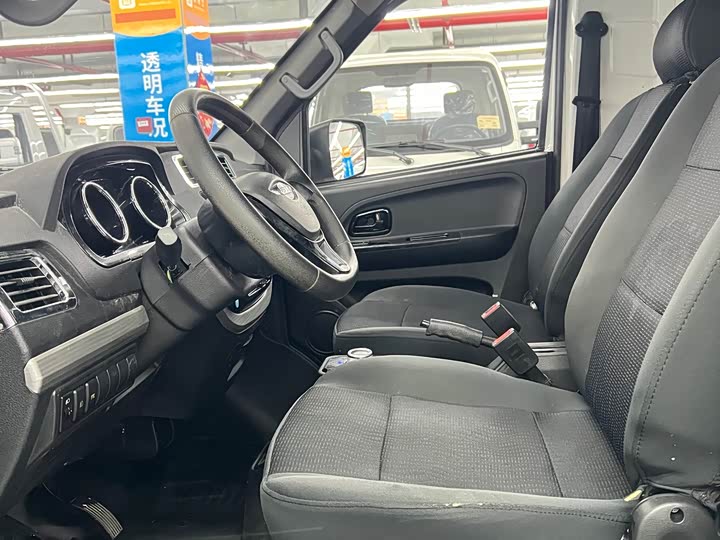 Фото 9 - Foton EV6