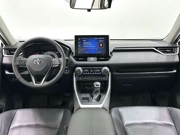 Фото 13 - Toyota RAV4