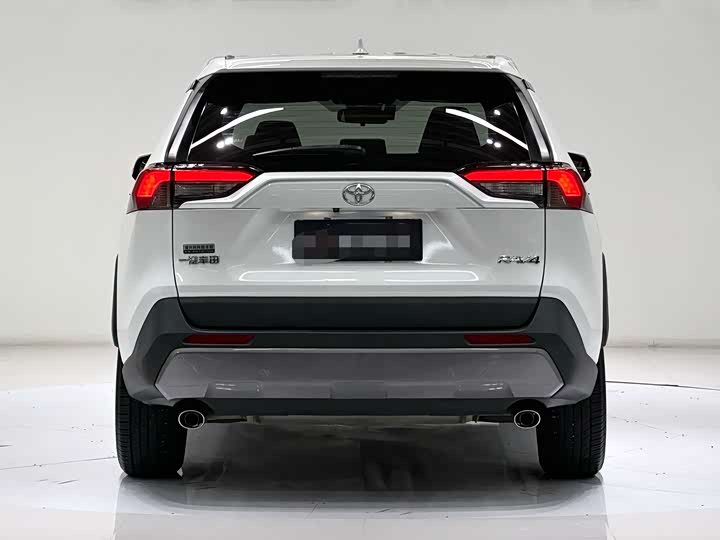 Фото 6 - Toyota RAV4