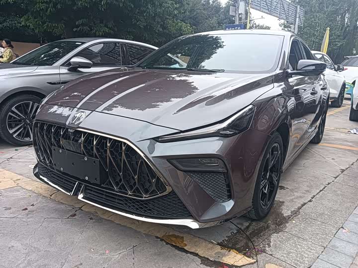 Фото 1 - MG Motor 5 Scorpio