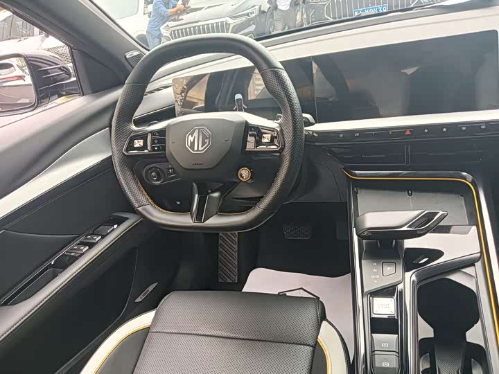 Фото 6 - MG Motor 5 Scorpio