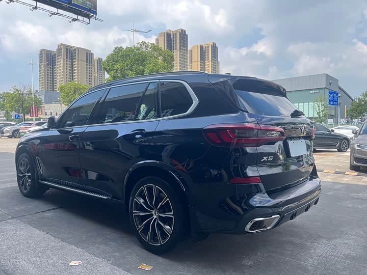 Фото 12 - BMW X5