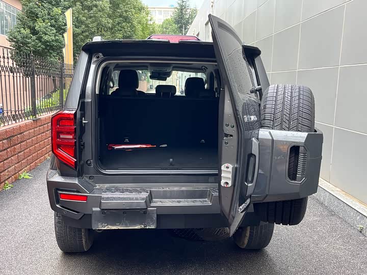 Фото 11 - Tank 400