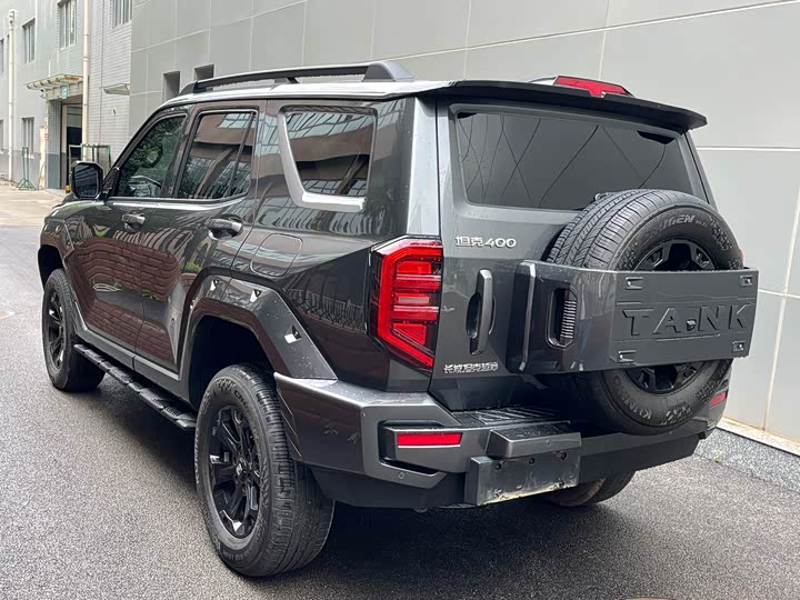 Фото 7 - Tank 400