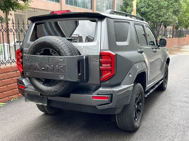 Фото 9 - Tank 400