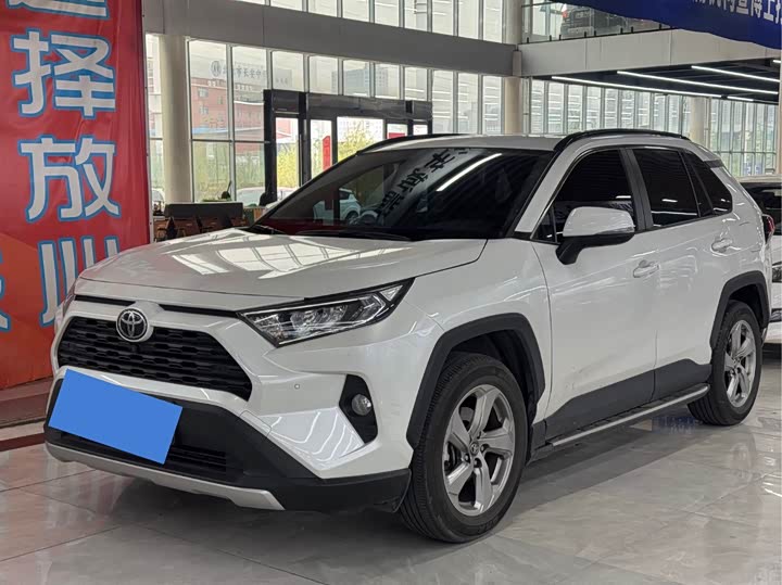 Фото 1 - Toyota RAV4