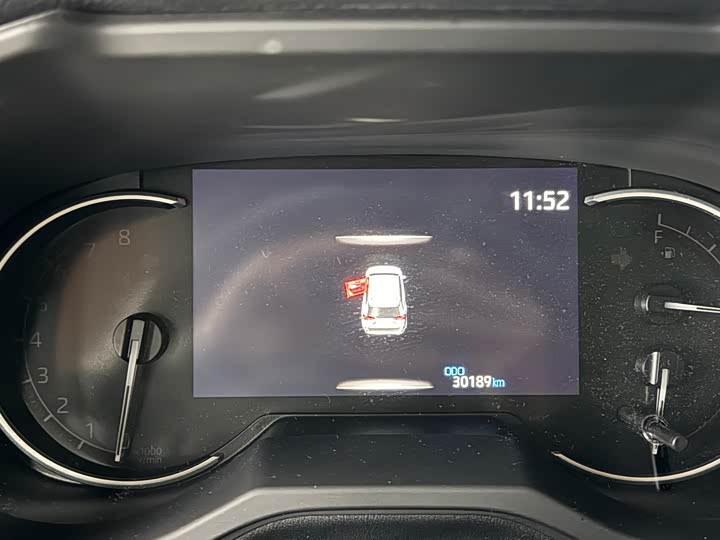 Фото 10 - Toyota RAV4