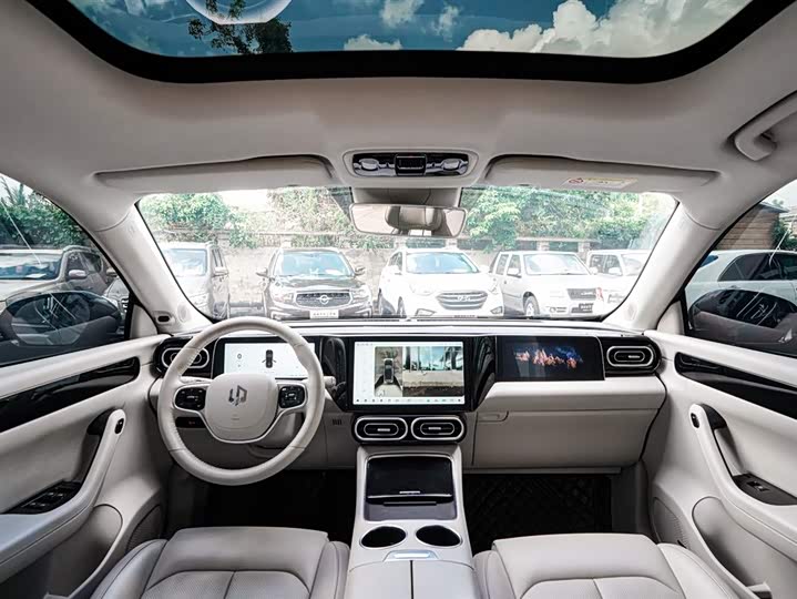 Фото 9 - Leapmotor C11