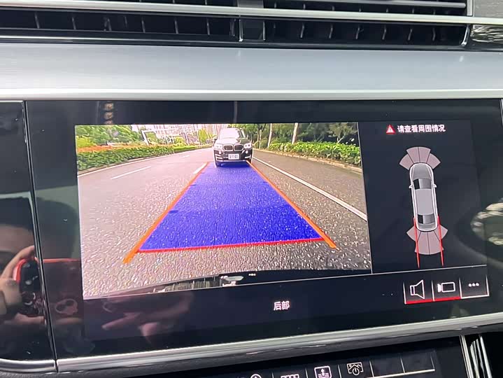 Фото 18 - Audi A8